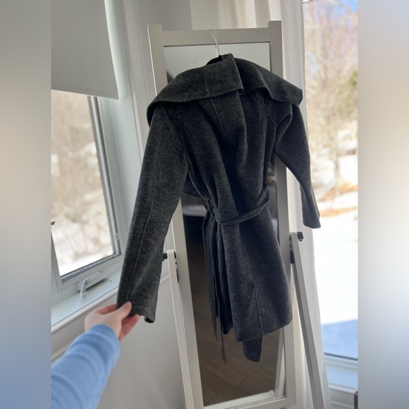 Tahari Handmade Trench Code - Picture 2 of 4